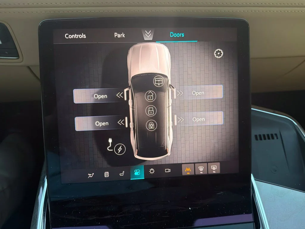 Used 2025 White Cadillac Sport 2 image 11