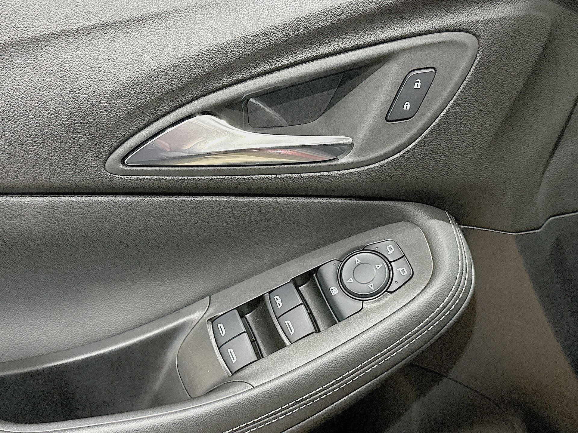 Used 2023 Cinnabar Metallic Buick Preferred image 21