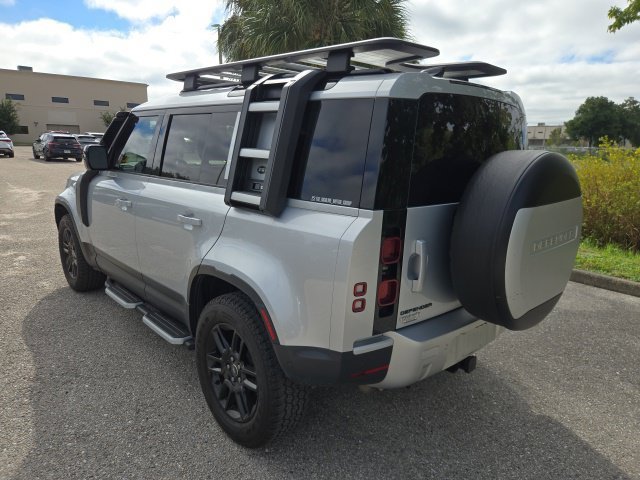Used 2022 Silver Land Rover S image 3