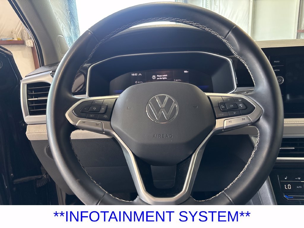 Certified Used 2025 Deep Black Pearl Effect Volkswagen 1.5T SE image 11