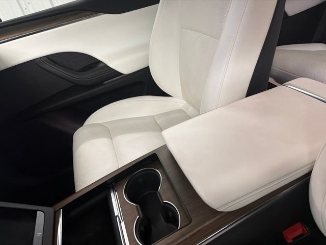 2022 Tesla Model X Long Range - Photo 36
