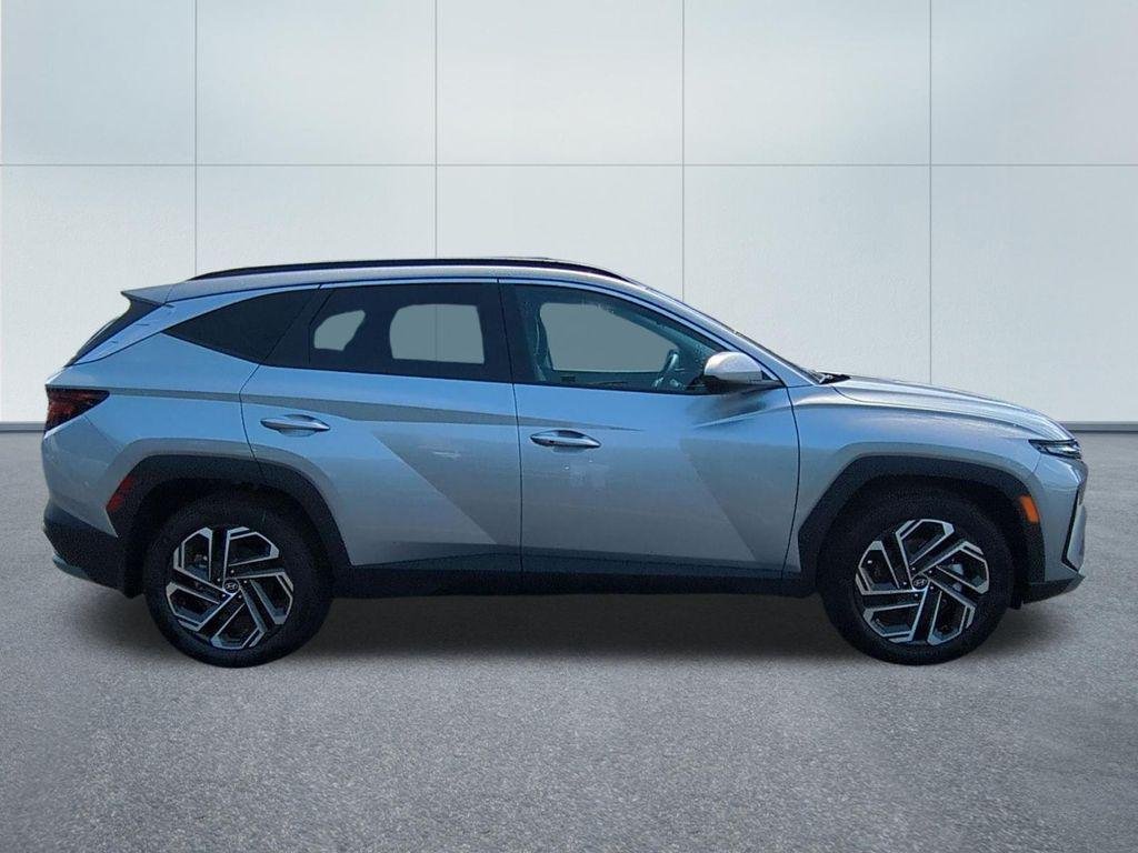New 2026 Silver Hyundai SEL Plus FWD image 7