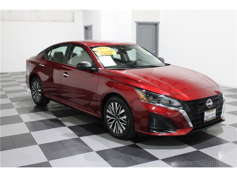 2025 Nissan Altima SV