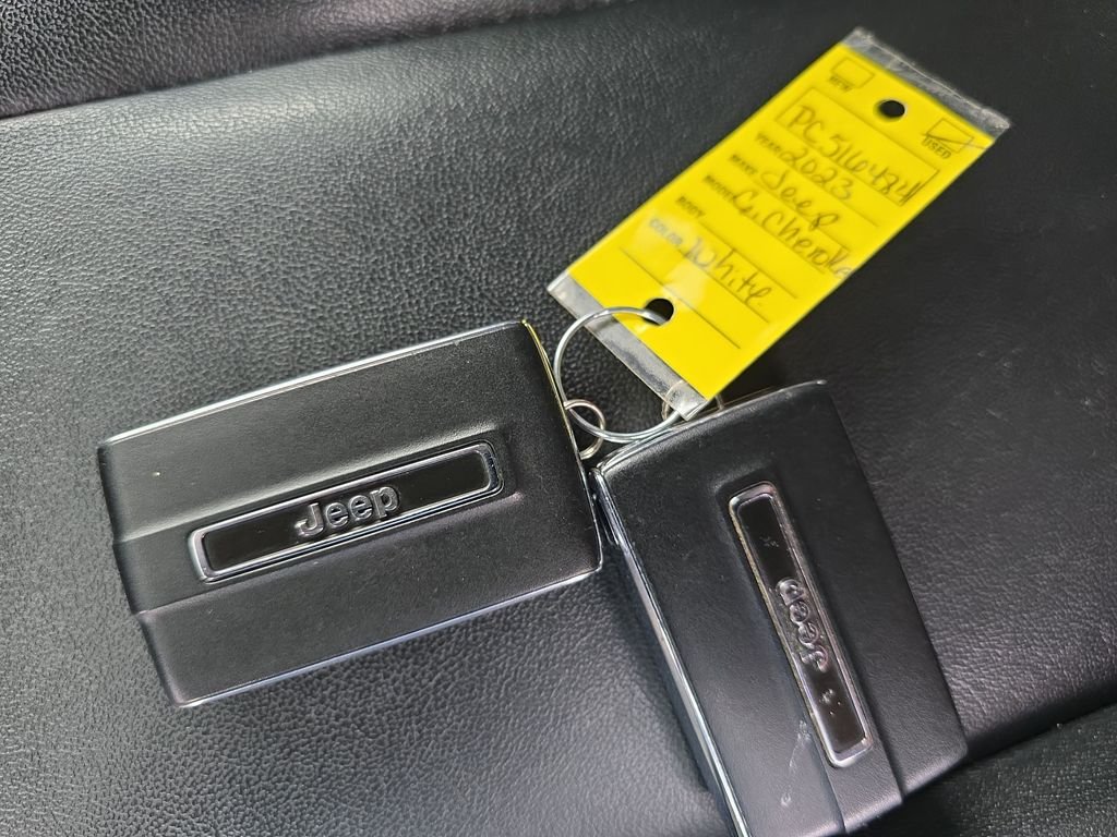 Used 2023 White Jeep Limited image 28