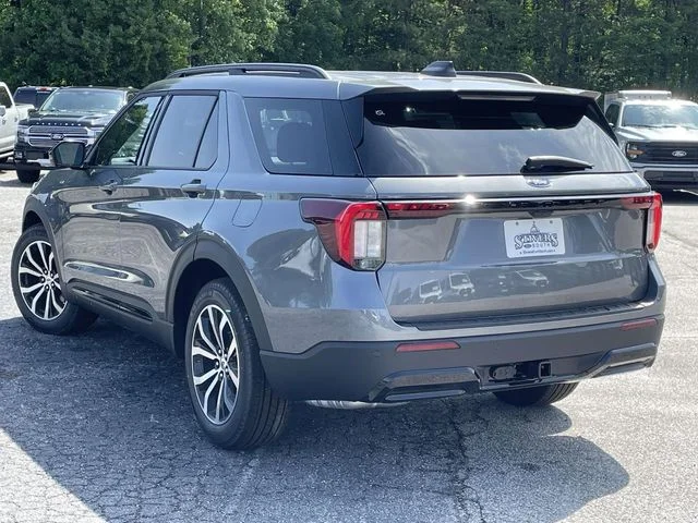 New 2026 Carbonized Gray Metallic Ford ST-Line image 4