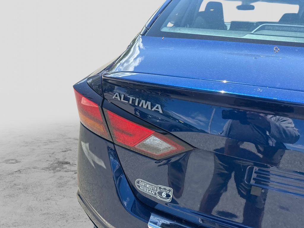 Used 2023 Blue Nissan 2.0 SR image 5