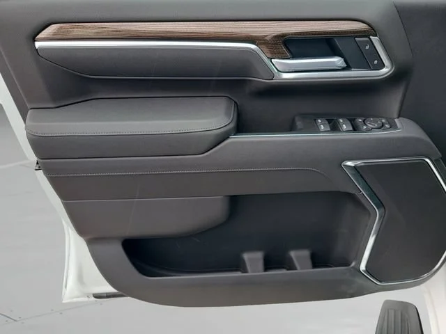 New 2026 Summit White Chevrolet LT image 13