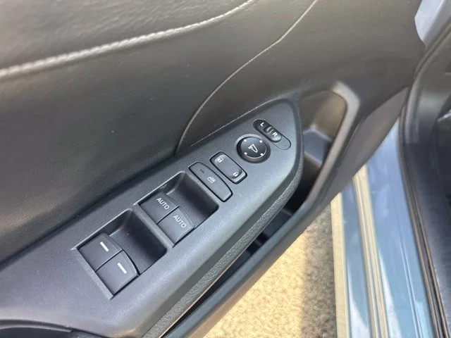 Used 2017 Gray Honda EX-L image 16