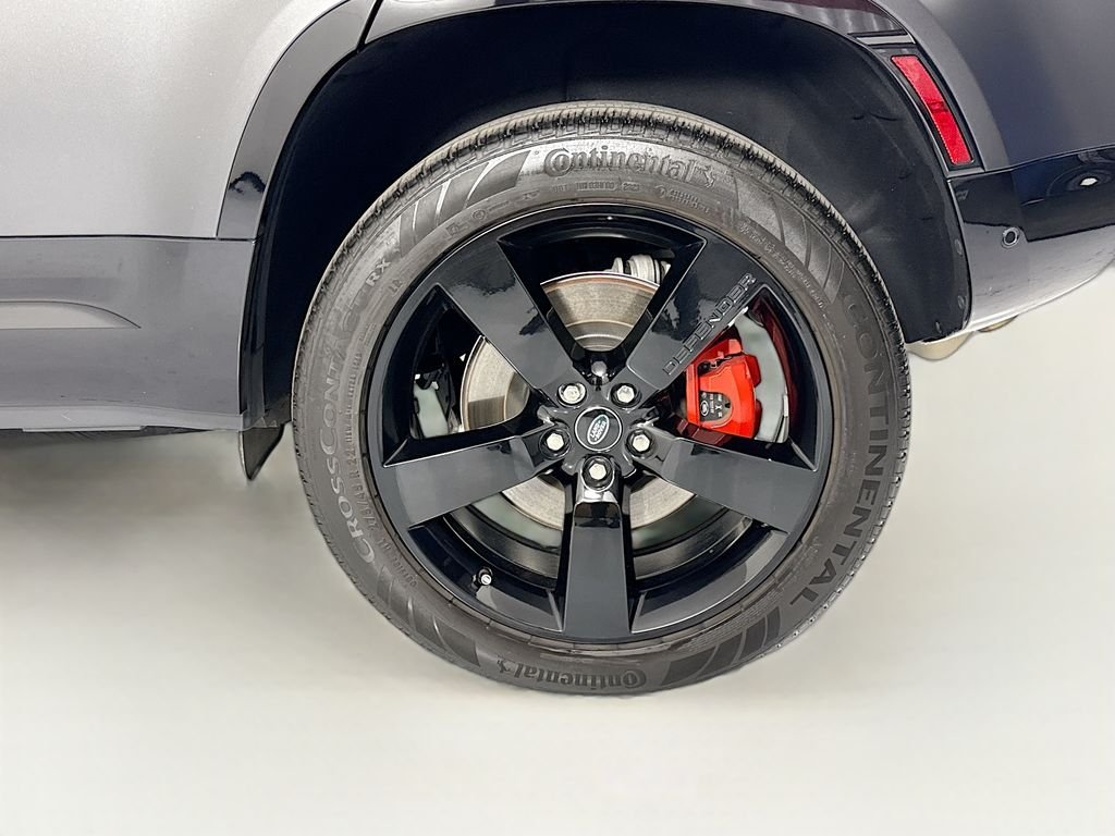 Used 2024 Carpathian Grey Premium Metallic Land Rover X image 31