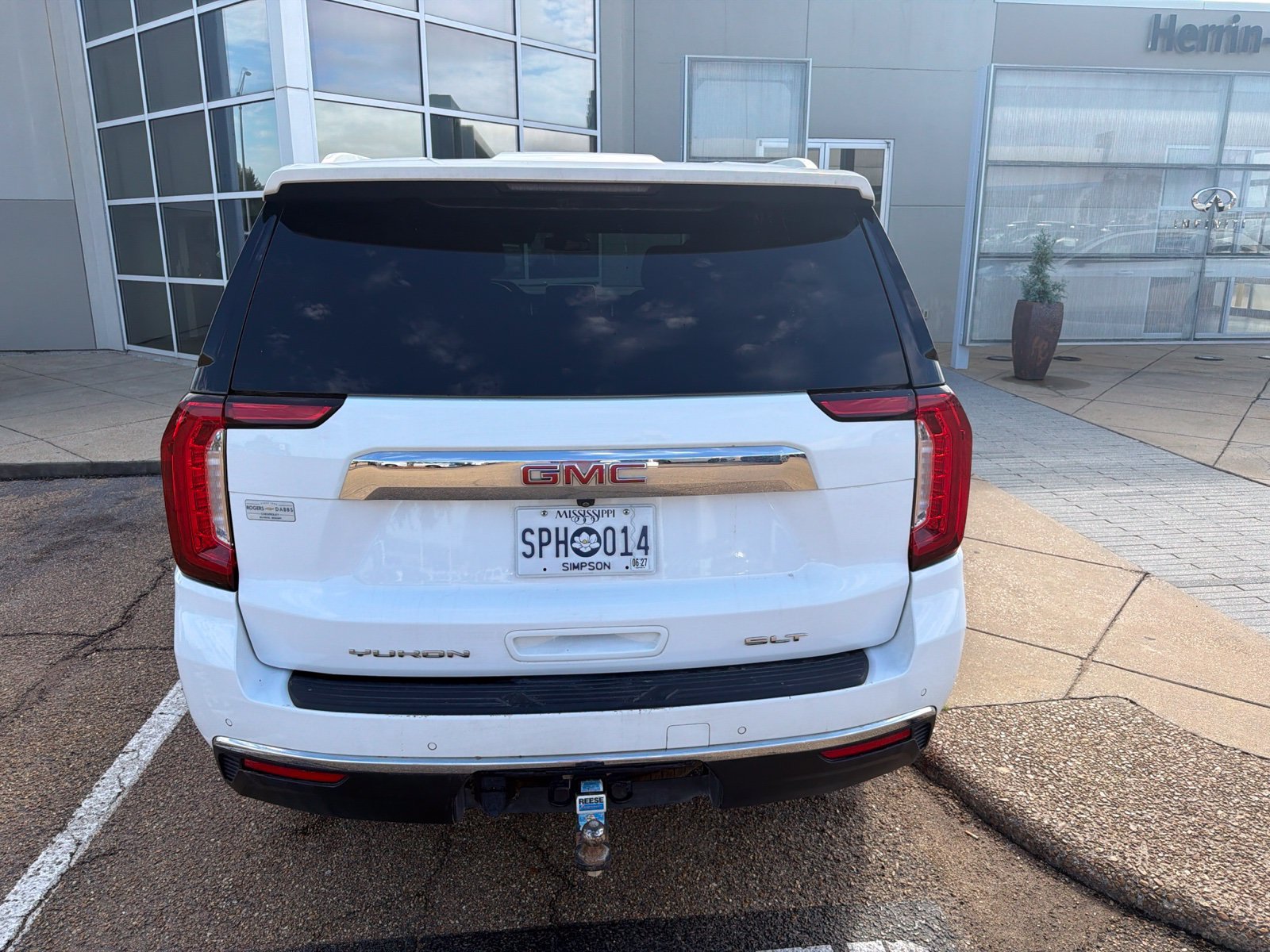 Used 2023 White GMC SLT image 13