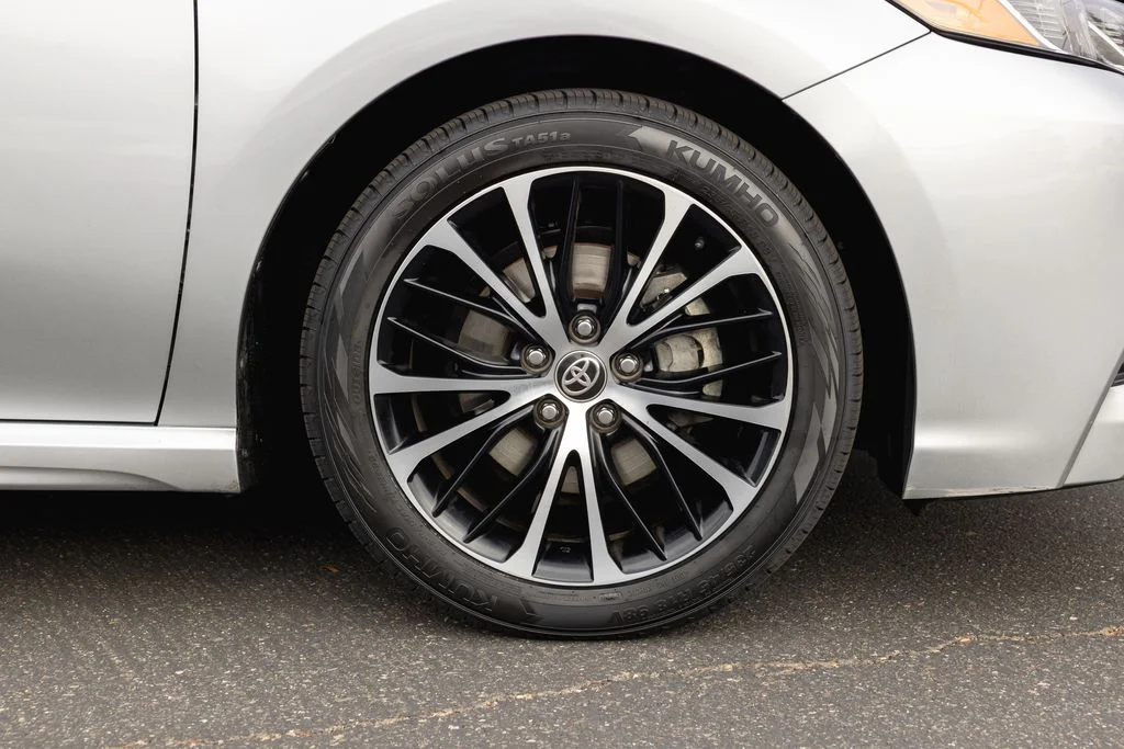 Certified Used 2020 Celestial Silver Metallic Toyota SE image 4