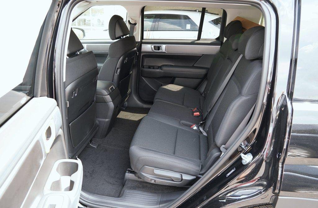 New 2026 Phantom Black Hyundai SE image 21