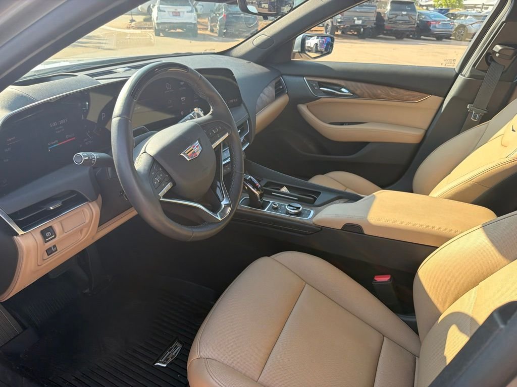 Used 2025 Silver Cadillac Premium Luxury image 8