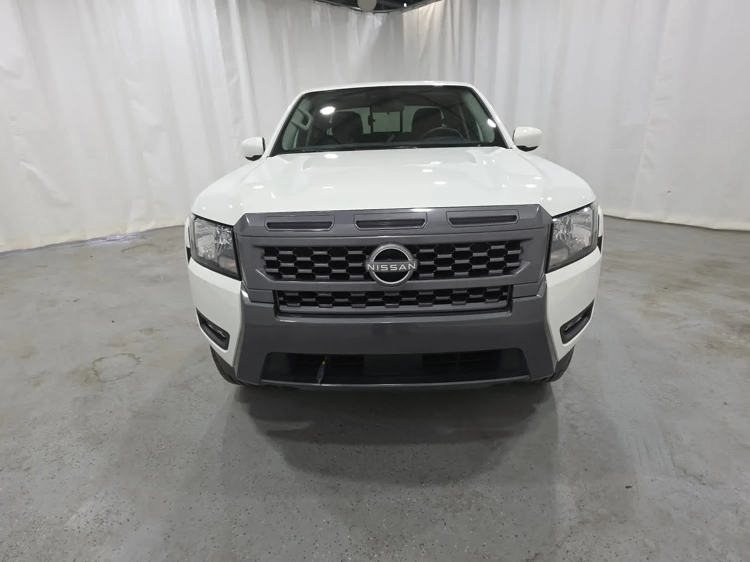 Used 2025 Whi/white Nissan SV image 12