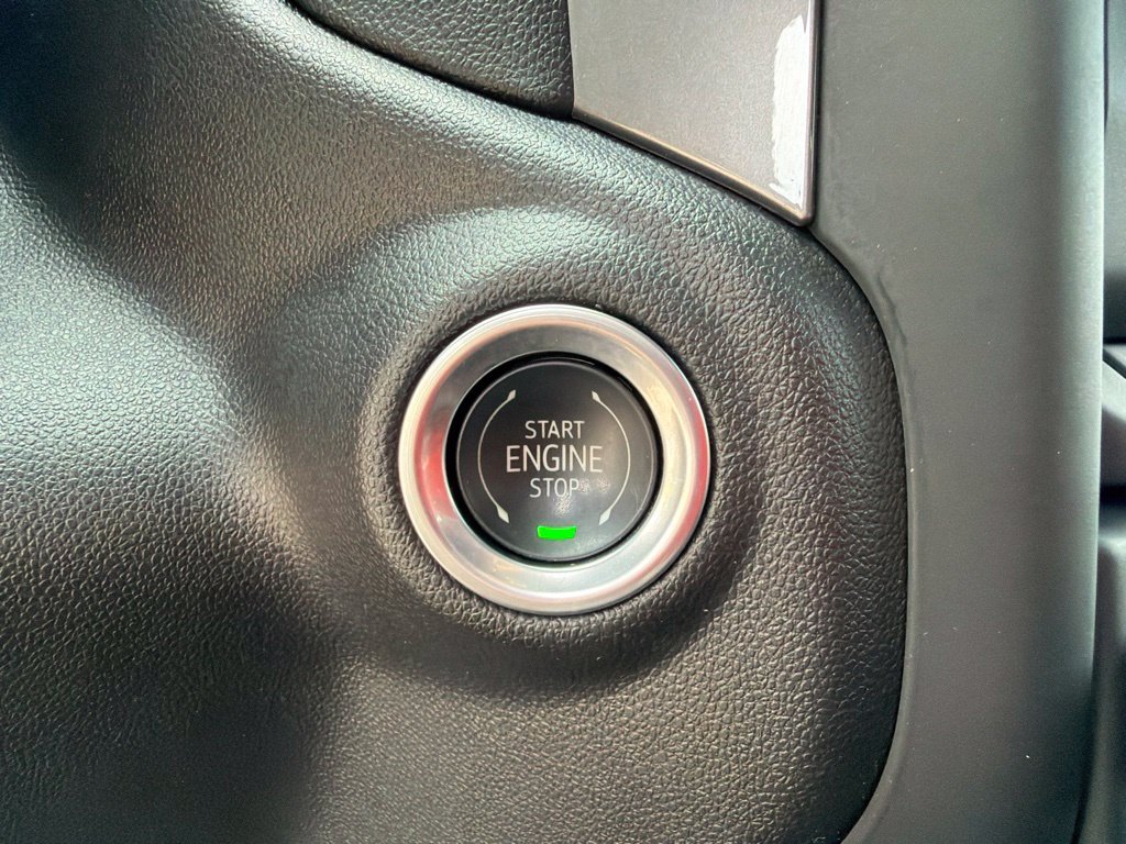 Used 2024 White Chevrolet Custom image 34