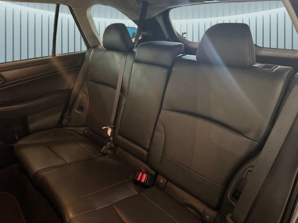 Used 2017 Black Subaru 2.5i image 22