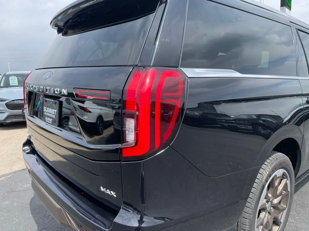Used 2025 Black Metallic Ford King Ranch image 38