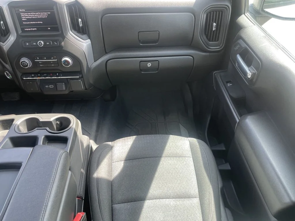 Used 2022 Summit White Chevrolet Custom image 11