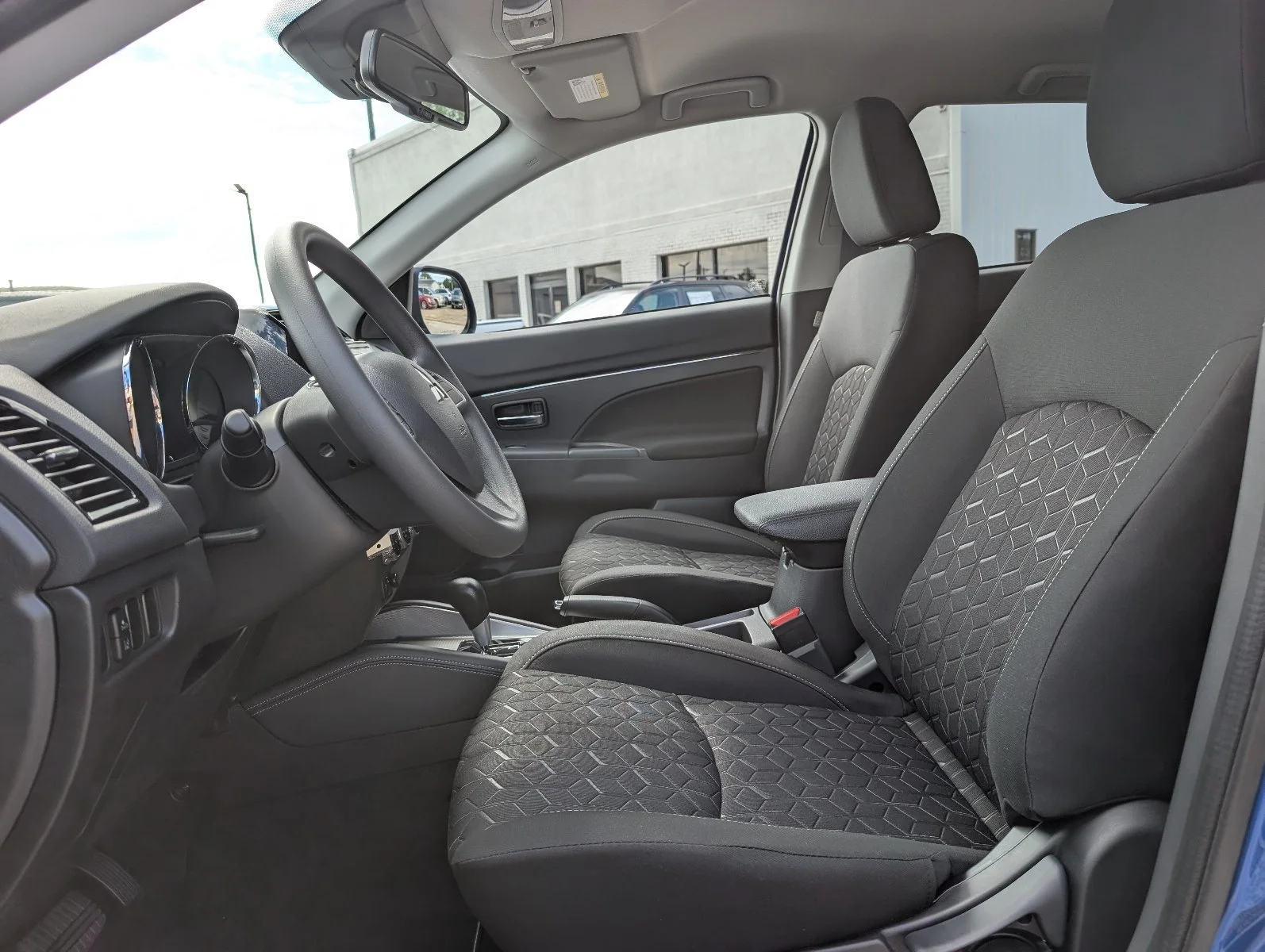 New 2027 Blue Mitsubishi 2.0 ES image 13