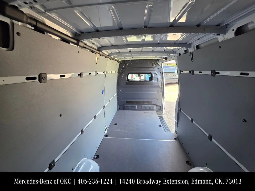 Used 2025 White Mercedes-Benz Cargo 170 WB image 6