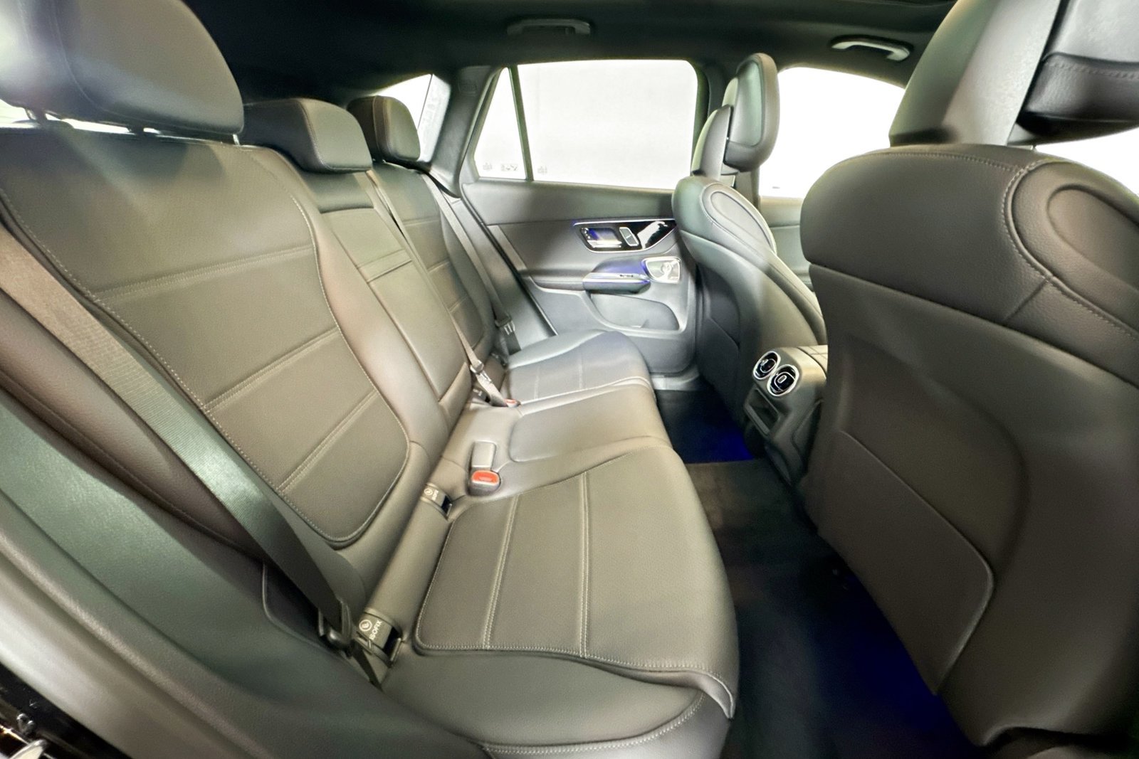 New 2026 Black Mercedes-Benz GLC 300 image 25