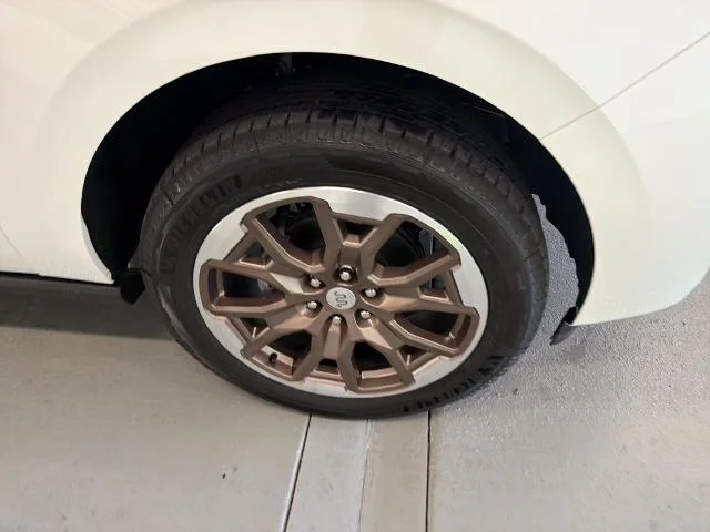 New 2027 Star White Metallic Tri-Coat Ford King Ranch® image 27