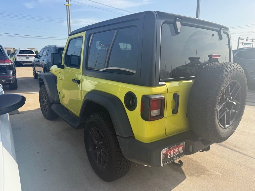 Used 2024 High Velocity Clearcoat Jeep Sport S image 3