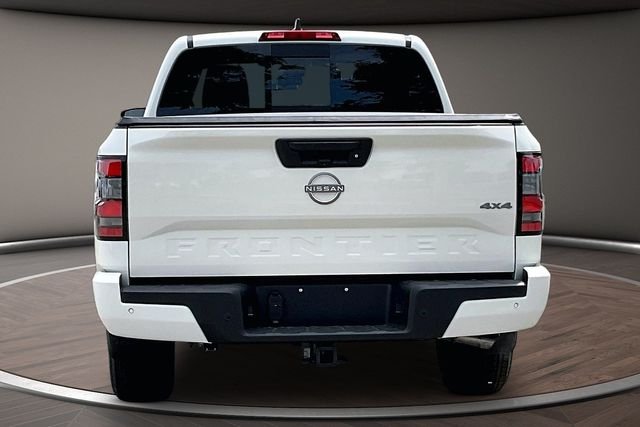 New 2026 Glacier White Nissan Crew Cab SV image 4