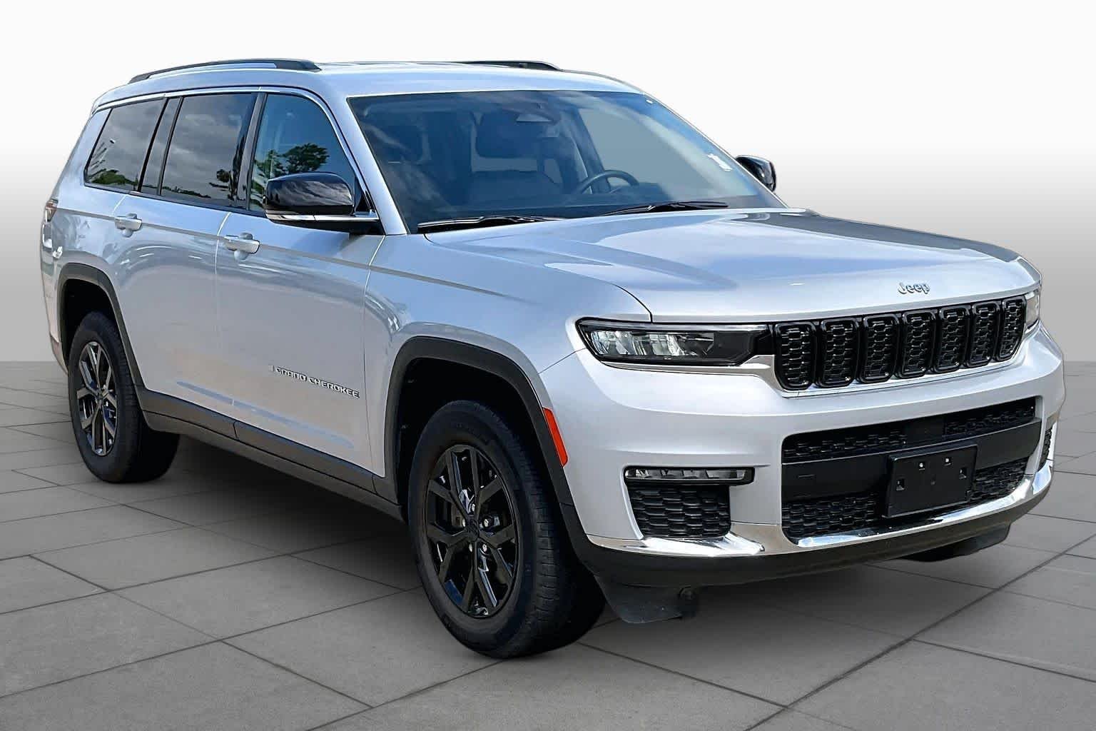 Certified Used 2023 Silver Zynith Jeep Limited image 3
