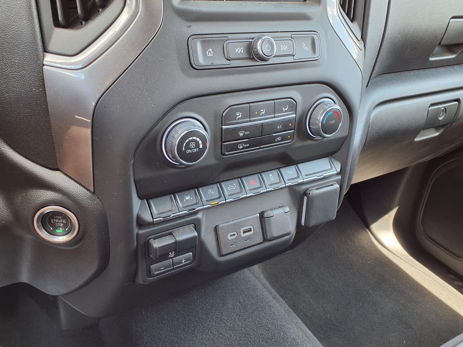 Used 2025  CHEVROLET CUSTOM image 24