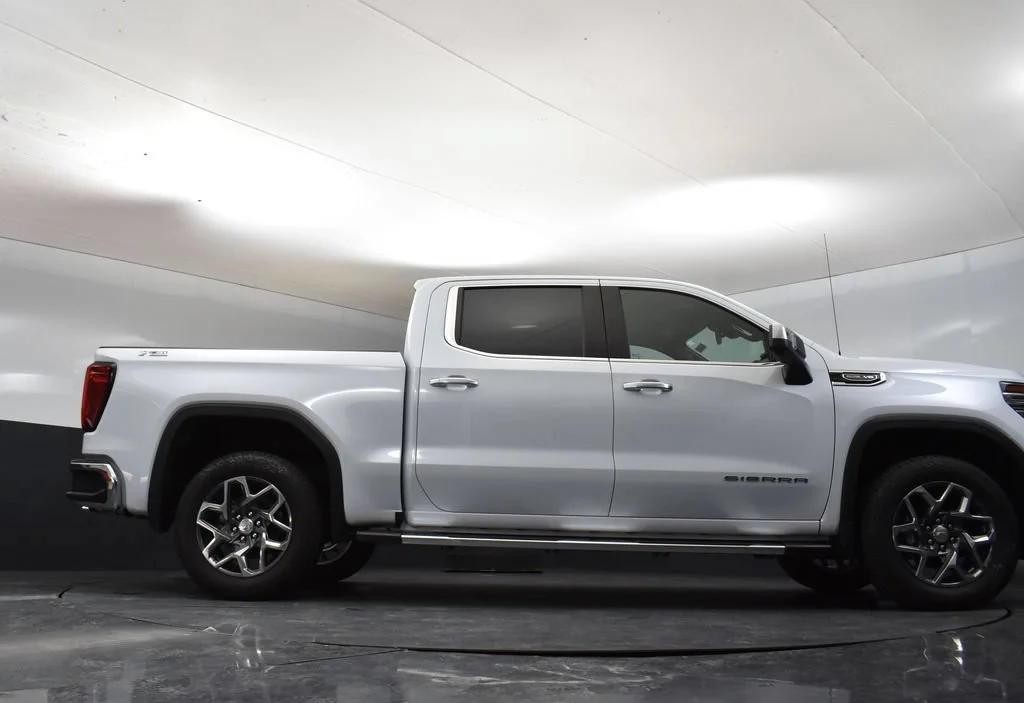 2026 GMC Sierra 1500 SLT - Photo 30