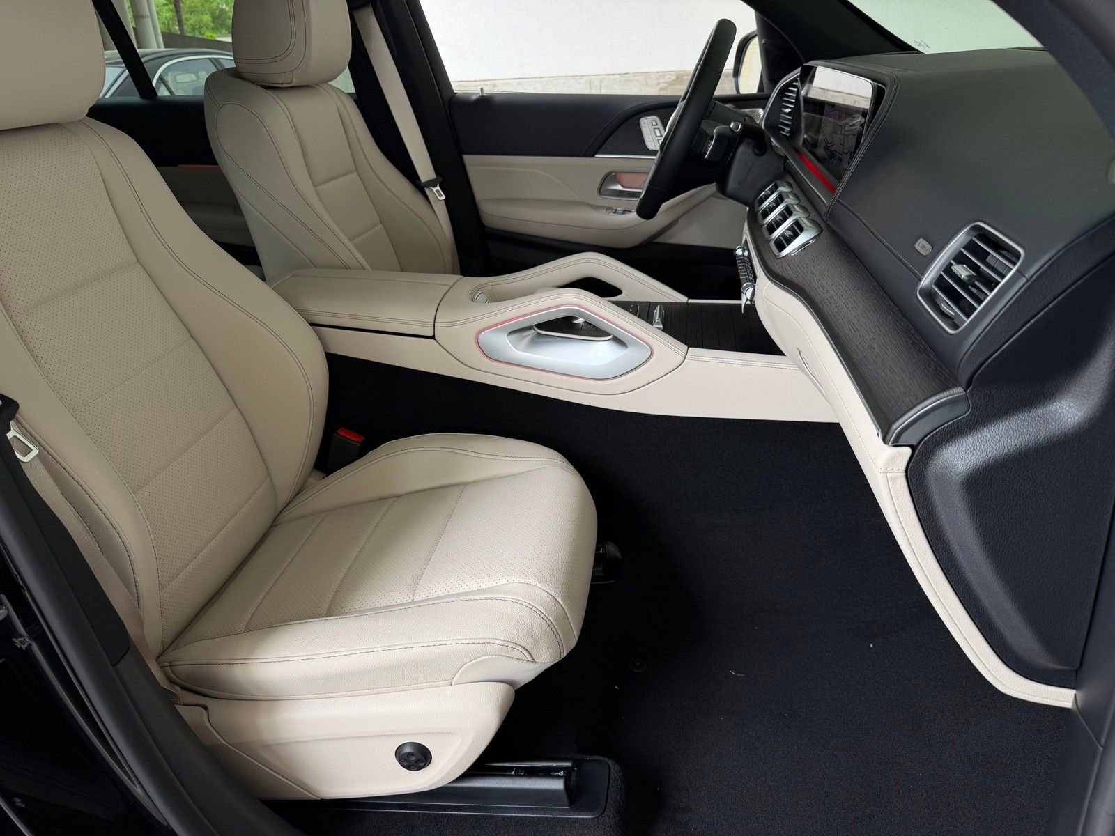 New 2026 Obsidian Black Metallic Mercedes-Benz GLE 450 image 40