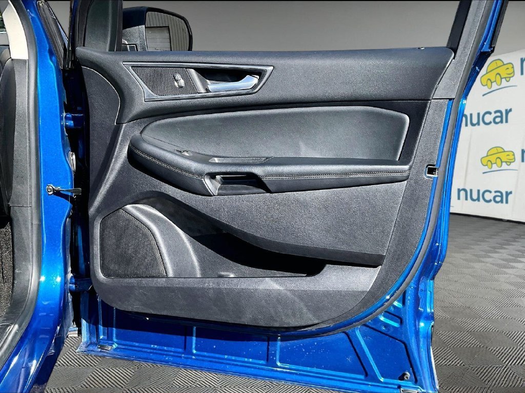 Used 2020 Blue Metallic Ford SE image 12