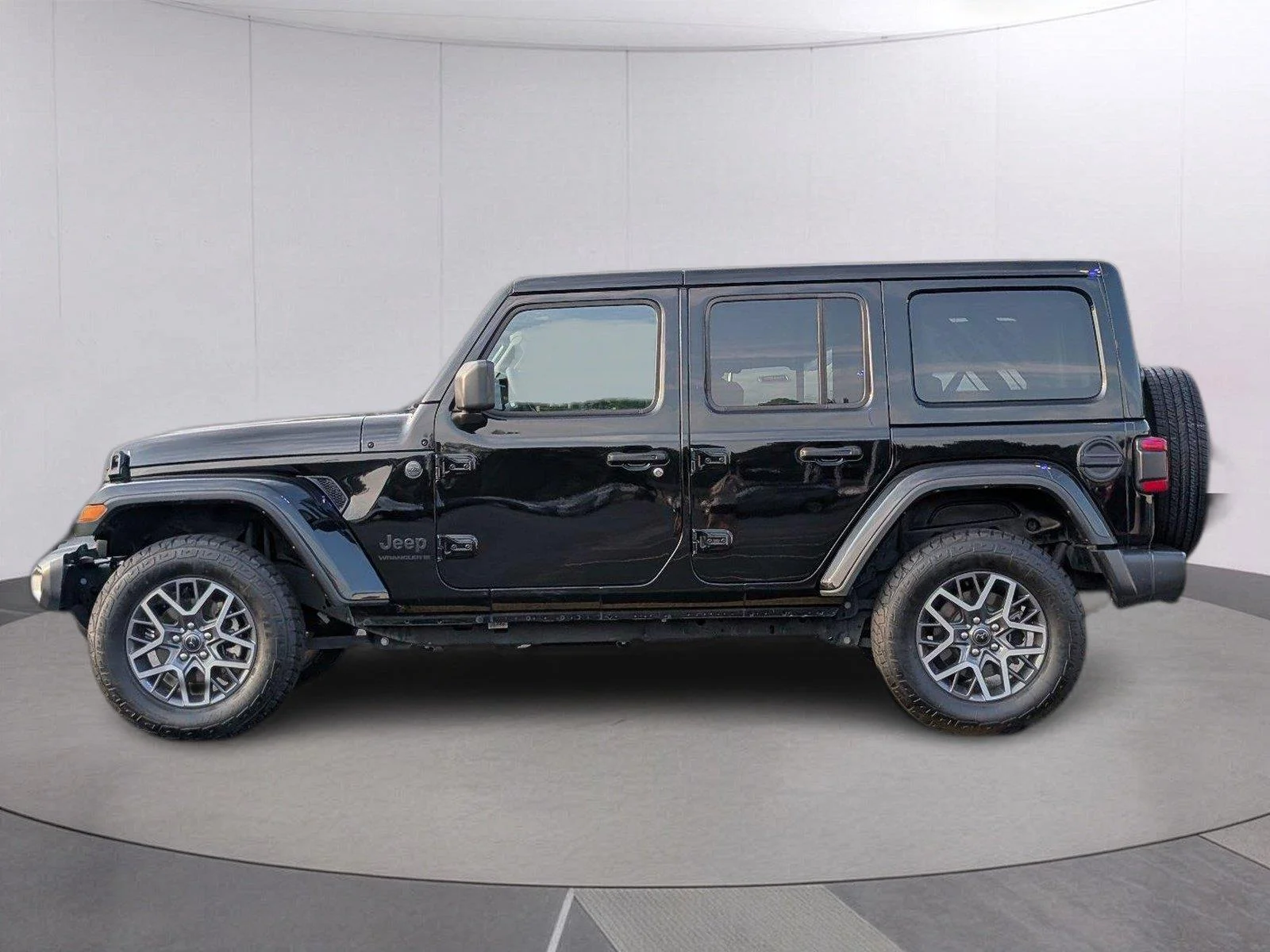 Used 2025 Black Clearcoat Jeep Sahara image 2
