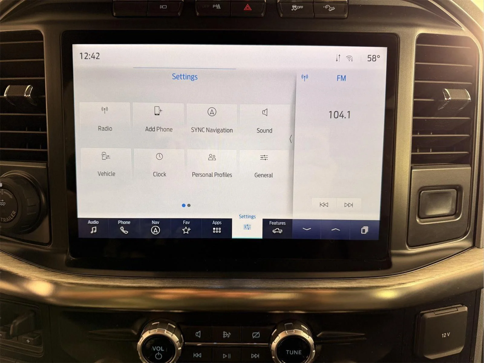 Used 2022 Space White Ford LARIAT image 41