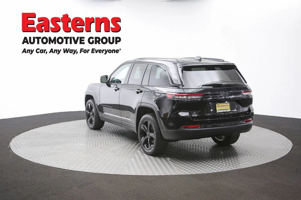 Used 2024 Black Jeep Altitude image 66