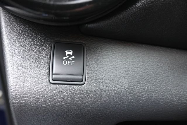 Used 2018 Blue Nissan SR image 21