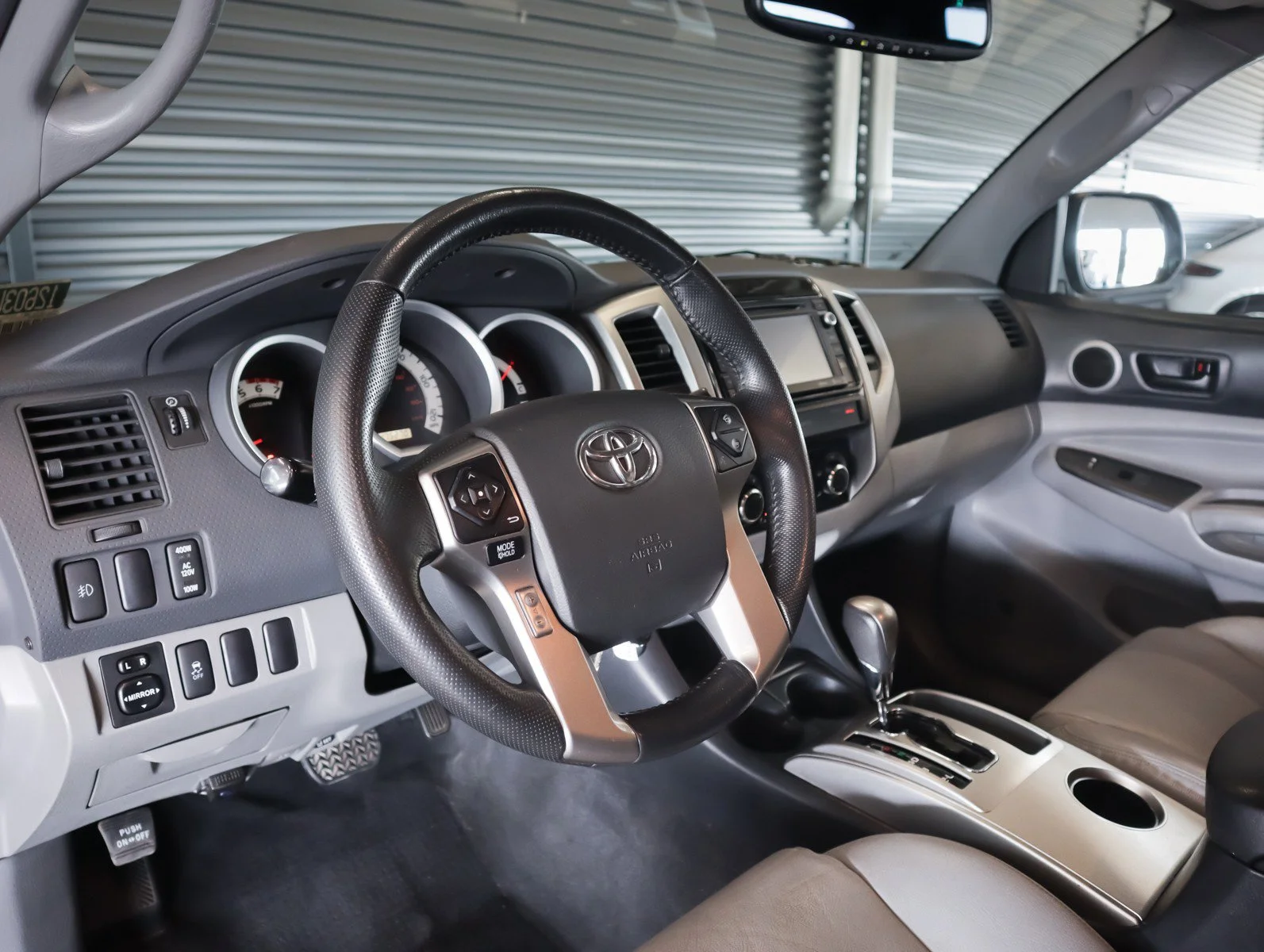 Used 2015  Toyota PreRunner image 13
