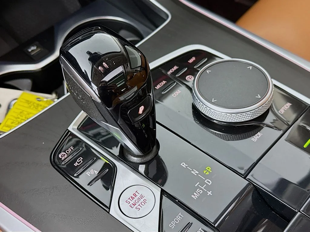 Used 2022 Jet Black BMW xDrive40i image 18