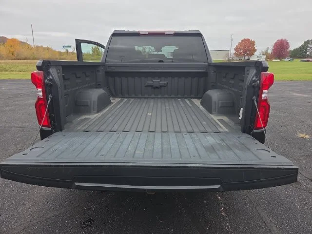 Used 2022 DARK ASH METALLIC Chevrolet RST image 27