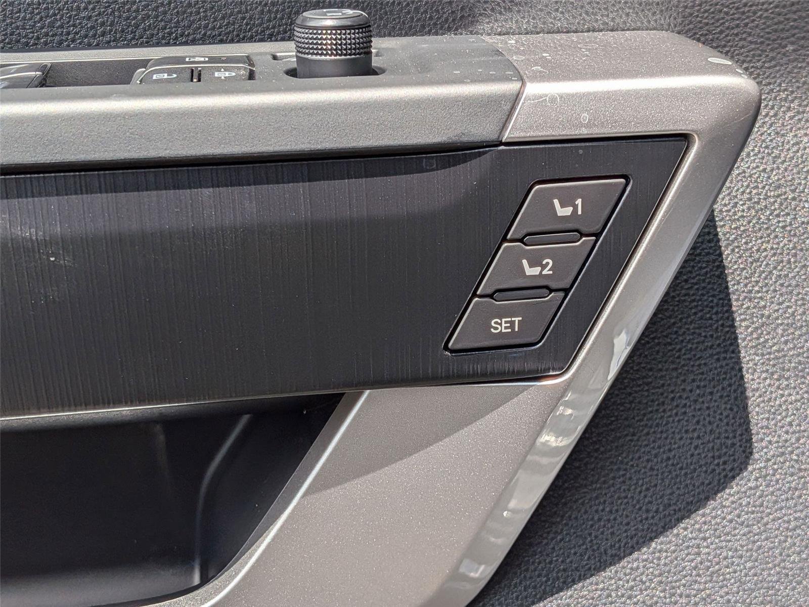 2025 Toyota Tundra Platinum - Photo 13