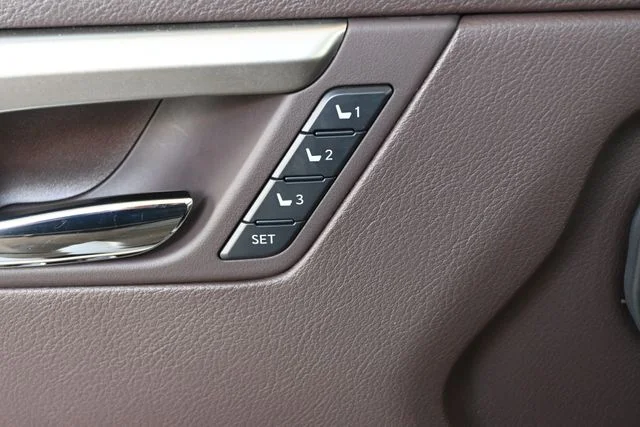 Used 2019 White Lexus 350 image 20