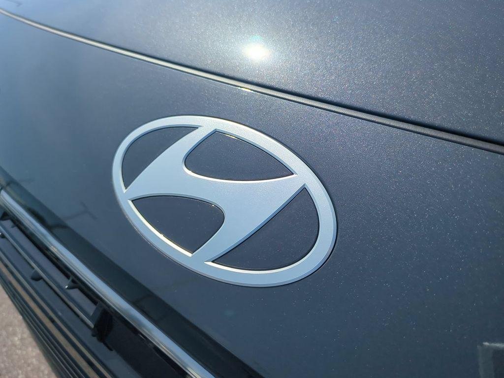 New 2027 Gray Hyundai Blue SEL 7P image 13