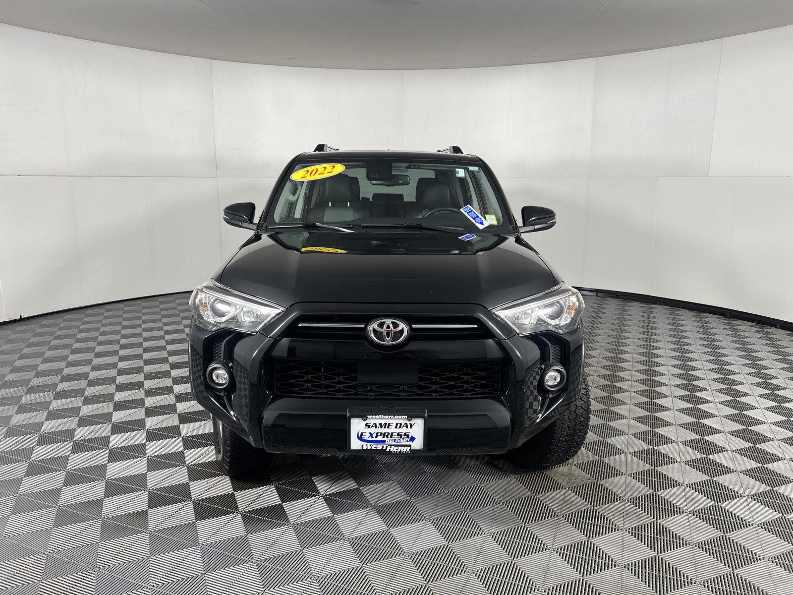 Used 2022 Midnight Black Metallic Toyota SR5 Premium image 5