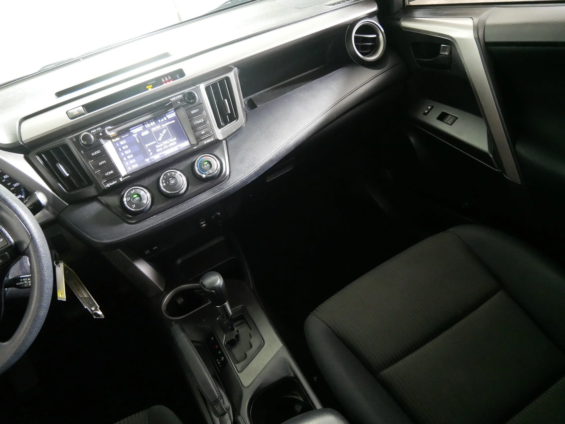 Used 2018 Magnetic Gray Metallic Toyota LE image 11