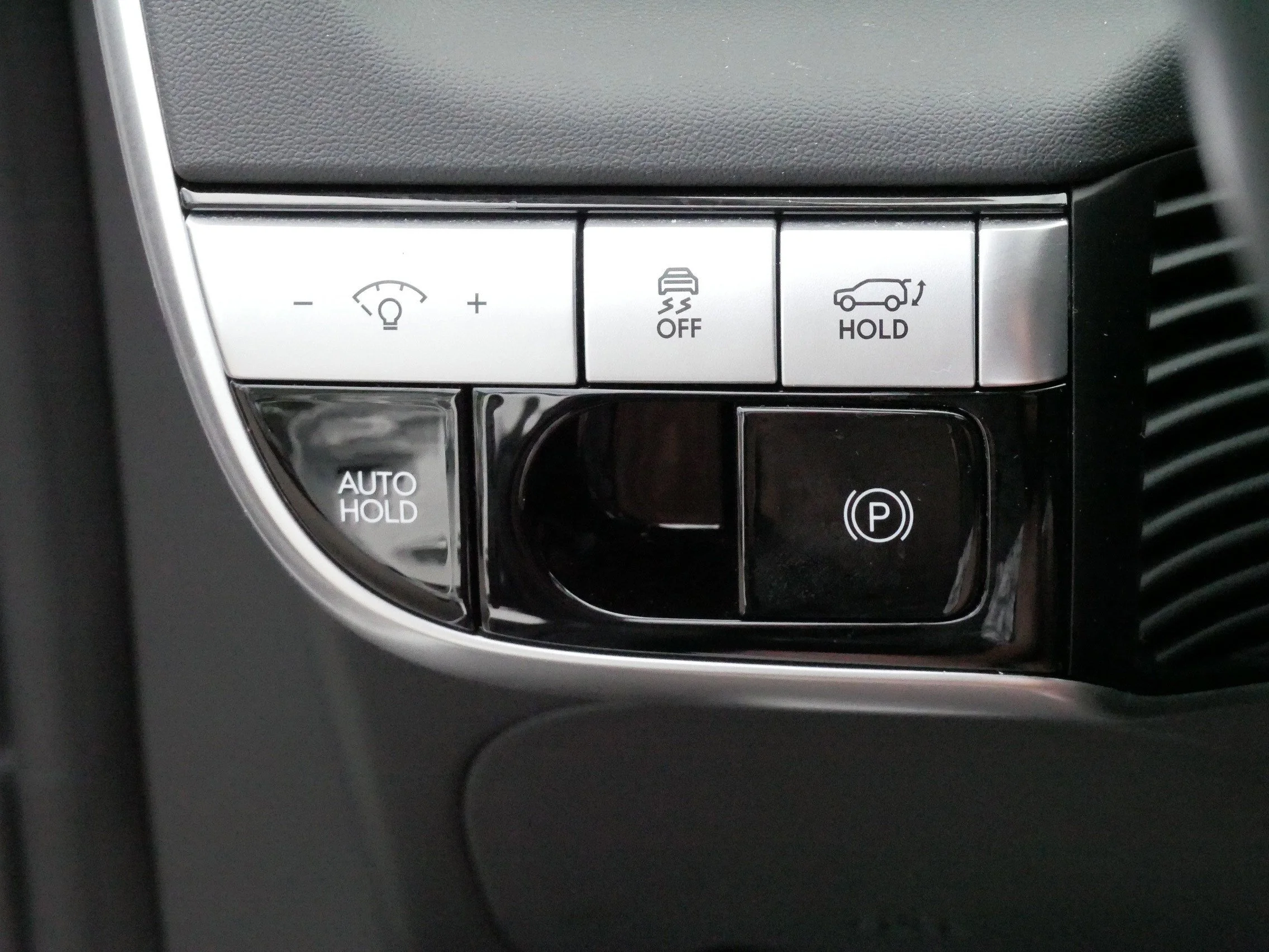 Used 2024 Atlas White Hyundai SEL image 26
