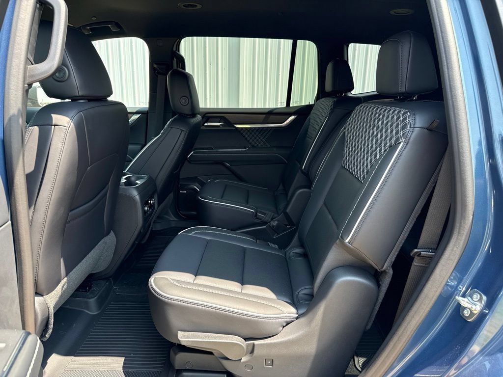 2026 GMC Acadia Denali - Photo 16