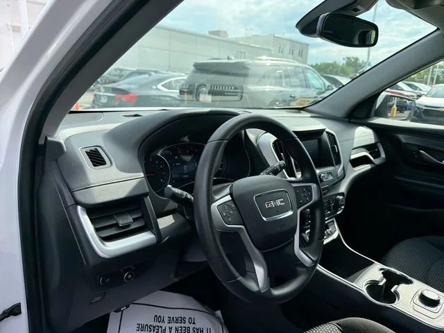 Used 2024 White GMC SLE image 10