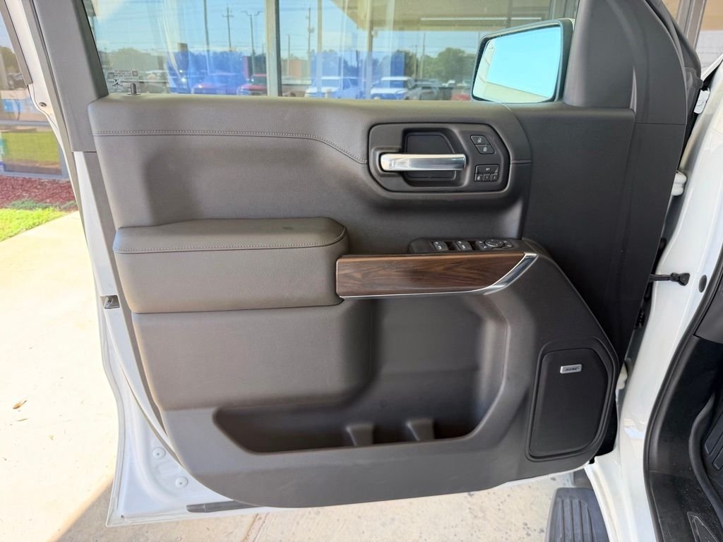 Used 2019 White GMC SLT image 11