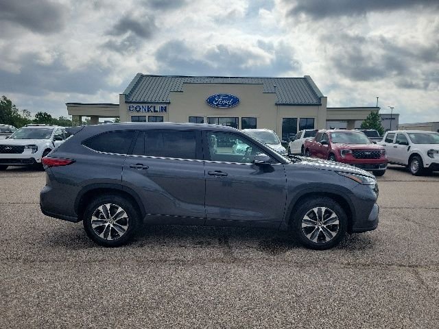 Used 2023 Magnetic Gray Metallic Toyota XLE image 21